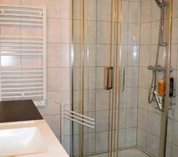 L'escapade - Les Pieds Dans L'eau A Luc *